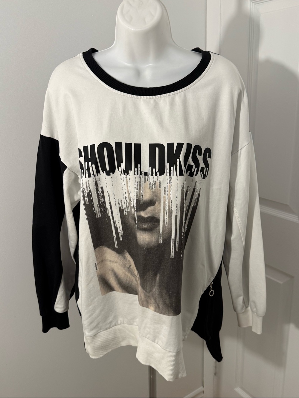 NESS - Graphic Sweatshirt